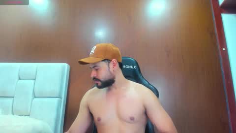 Snapshot of derrybigger_cm chatting on 15, 3, 2026 DerryBigger CM online show from 15, 3, 2026