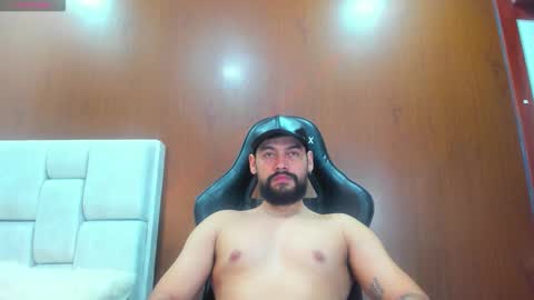 Snapshot of derrybigger_cm chatting on 25, 3, 2026 DerryBigger CM online show from 25, 3, 2026