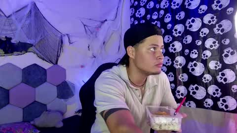 TORI AND MR. BEAR online show from 19, 10, 2025