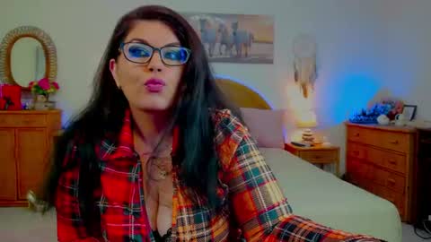 Snapshot of desirehellen chatting on 30, 6, 2026 HellenMoon online show from 30, 6, 2026