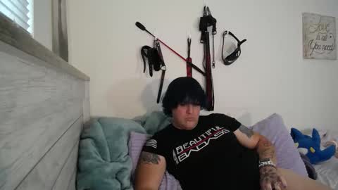 Snapshot of desmondks chatting on 30, 11, 2025 Dezmond online show from 30, 11, 2025