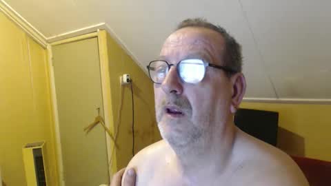 Snapshot of destelp chatting on 24, 5, 2026 destelp online show from 24, 5, 2026