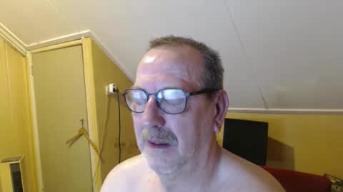 Snapshot of destelp chatting on 1, 6, 2026 destelp online show from 1, 6, 2026