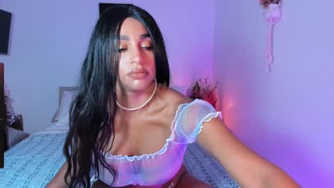 Destinne Mill online show from 11, 2, 2025