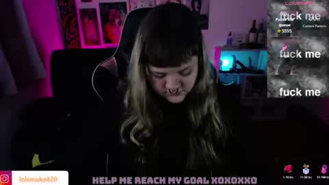 Snapshot of destroyall420 chatting on 19, 6, 2026 Lola Bdsm and fries online show from 19, 6, 2026