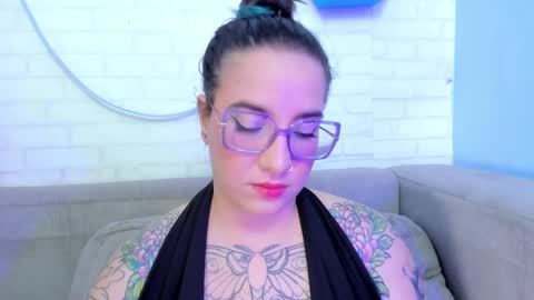 Snapshot of deva_blue chatting on 13, 2, 2025 Deva Blue online show from 13, 2, 2025