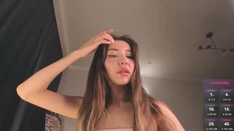 Snapshot of devaivy chatting on 11, 11, 2025 Deva online show from 11, 11, 2025