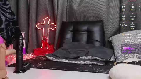 Snapshot of devil_s_bride chatting on 1, 3, 2025 devil_s_bride online show from 1, 3, 2025