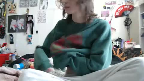 Snapshot of devilg1rl chatting on 16, 1, 2025 poutyangel online show from 16, 1, 2025