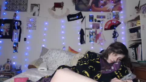 Snapshot of devilg1rl chatting on 31, 1, 2025 poutyangel online show from 31, 1, 2025