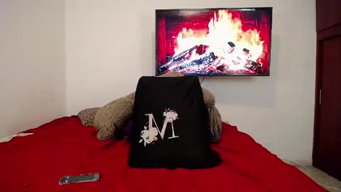 Snapshot of devill_hott chatting on 7, 6, 2026 devill_hott online show from 7, 6, 2026