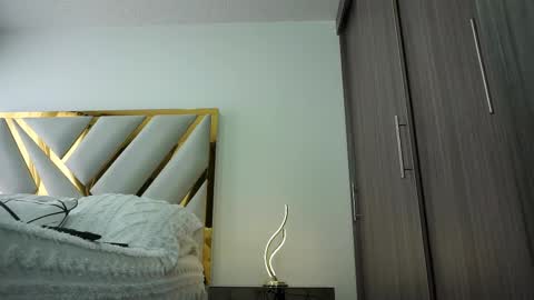 Devin Hunter online show from 19, 2, 2025