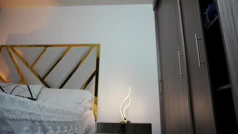 Devin Hunter online show from 22, 2, 2025