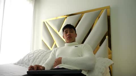 Devin Hunter online show from 24, 2, 2025