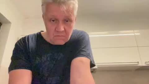 Snapshot of devon_nite chatting on 14, 10, 2025 Devon online show from 14, 10, 2025