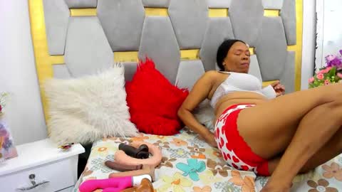 Snapshot of devorasexy2 chatting on 23, 12, 2024 Devora.. online show from 23, 12, 2024