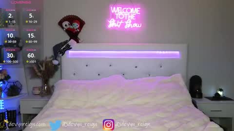 Snapshot of devynreign chatting on 15, 11, 2025 Devyn Reign online show from 15, 11, 2025