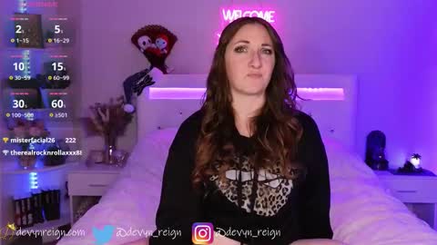 Snapshot of devynreign chatting on 19, 12, 2025 Devyn Reign online show from 19, 12, 2025