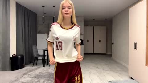 dewdropdoll online show from 18, 7, 2026