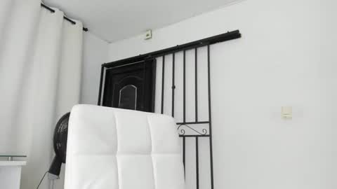 thumb up me please its important online show from 20, 2, 2025