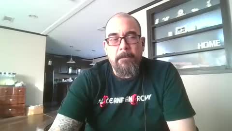 Snapshot of dexterbanana chatting on 5, 1, 2025 Mike Sounde online show from 5, 1, 2025