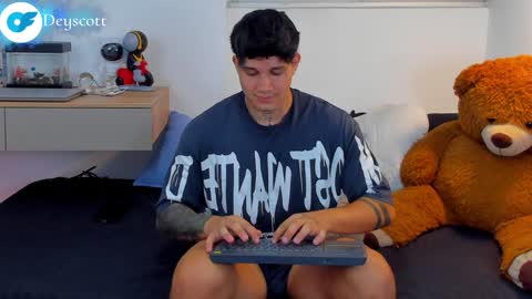 JULIAN online show from 30, 1, 2025