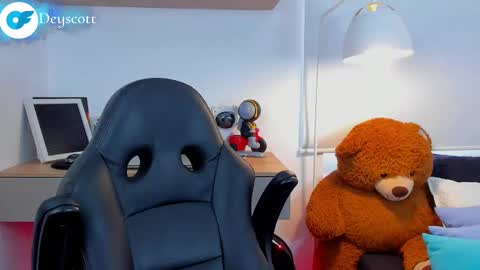 JULIAN online show from 19, 2, 2025