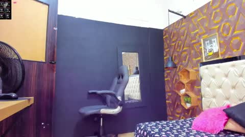 Snapshot of deyy_madisson chatting on 8, 3, 2025 Madisson online show from 8, 3, 2025