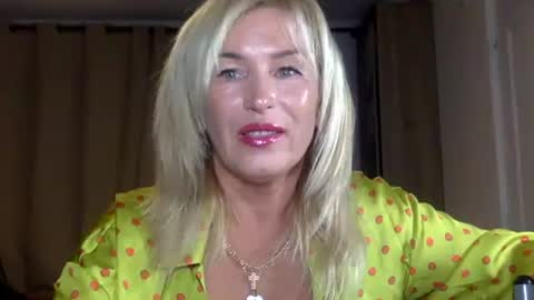 diana583578 online show from 15, 10, 2025