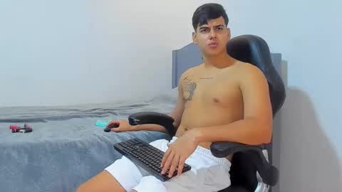 Snapshot of diego_cazas chatting on 8, 2, 2025 DIEGO CAZAS online show from 8, 2, 2025