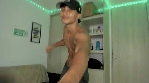 Snapshot of diegsz_ chatting on 2, 2, 2025 diego online show from 2, 2, 2025