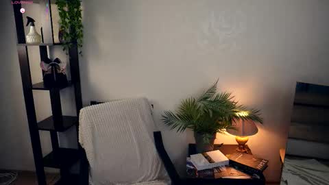 Elwyna online show from 6, 11, 2025