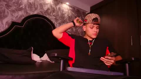dilanmiller_ online show from 11, 6, 2026
