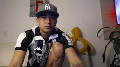 Snapshot of dilanxxx8888 chatting on 23, 11, 2025 dilanxxx8888 online show from 23, 11, 2025