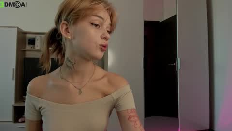 Snapshot of din_star chatting on 8, 10, 2025 Dina online show from 8, 10, 2025