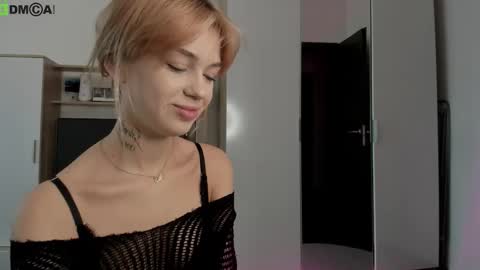 Snapshot of din_star chatting on 19, 10, 2025 Dina online show from 19, 10, 2025