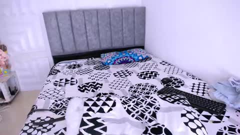 DINA online show from 20, 2, 2025