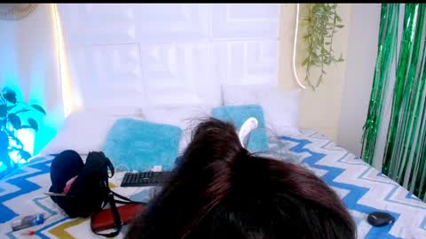 Snapshot of dina_mcry chatting on 8, 4, 2026 DINA online show from 8, 4, 2026
