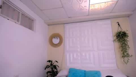 Snapshot of dina_mcry chatting on 13, 4, 2026 DINA online show from 13, 4, 2026