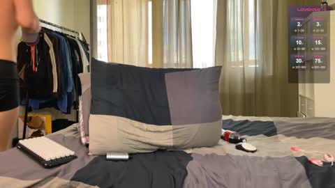 Snapshot of dinovichh chatting on 9, 9, 2025 Vlad Dinovich online show from 9, 9, 2025