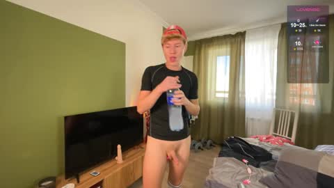 Snapshot of dinovichh chatting on 10, 9, 2025 Vlad Dinovich online show from 10, 9, 2025