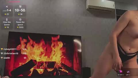 Snapshot of diora_vibe chatting on 6, 3, 2025 Diora Sam online show from 6, 3, 2025