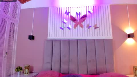 Snapshot of diosa_cristal chatting on 7, 1, 2025 Cristal online show from 7, 1, 2025