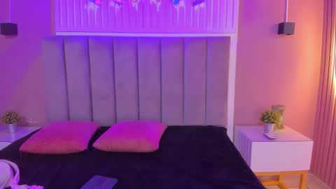 Snapshot of diosa_cristal chatting on 4, 10, 2025 Cristal online show from 4, 10, 2025