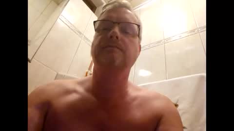 dirkkie1975 online show from 15, 4, 2026