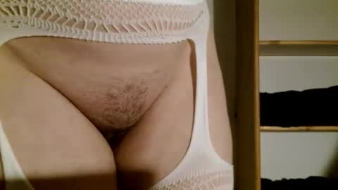 Snapshot of dirrty_girl_ chatting on 29, 10, 2025 Shelly online show from 29, 10, 2025