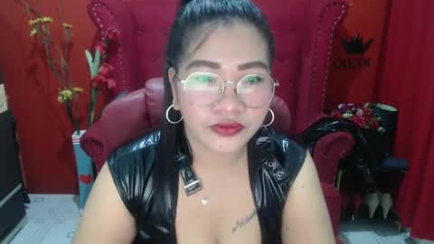 LatexQueen online show from 26, 2, 2025