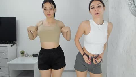 Snapshot of dirtygirls99 chatting on 14, 1, 2025 Gyna Josie online show from 14, 1, 2025