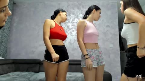 Snapshot of dirtygirls99 chatting on 18, 10, 2025 Gyna Josie online show from 18, 10, 2025