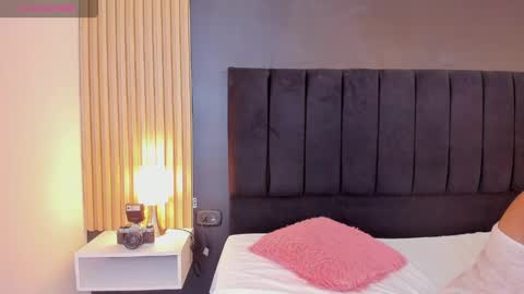 Soffie - Valentina - Yuya  Astro online show from 19, 4, 2026